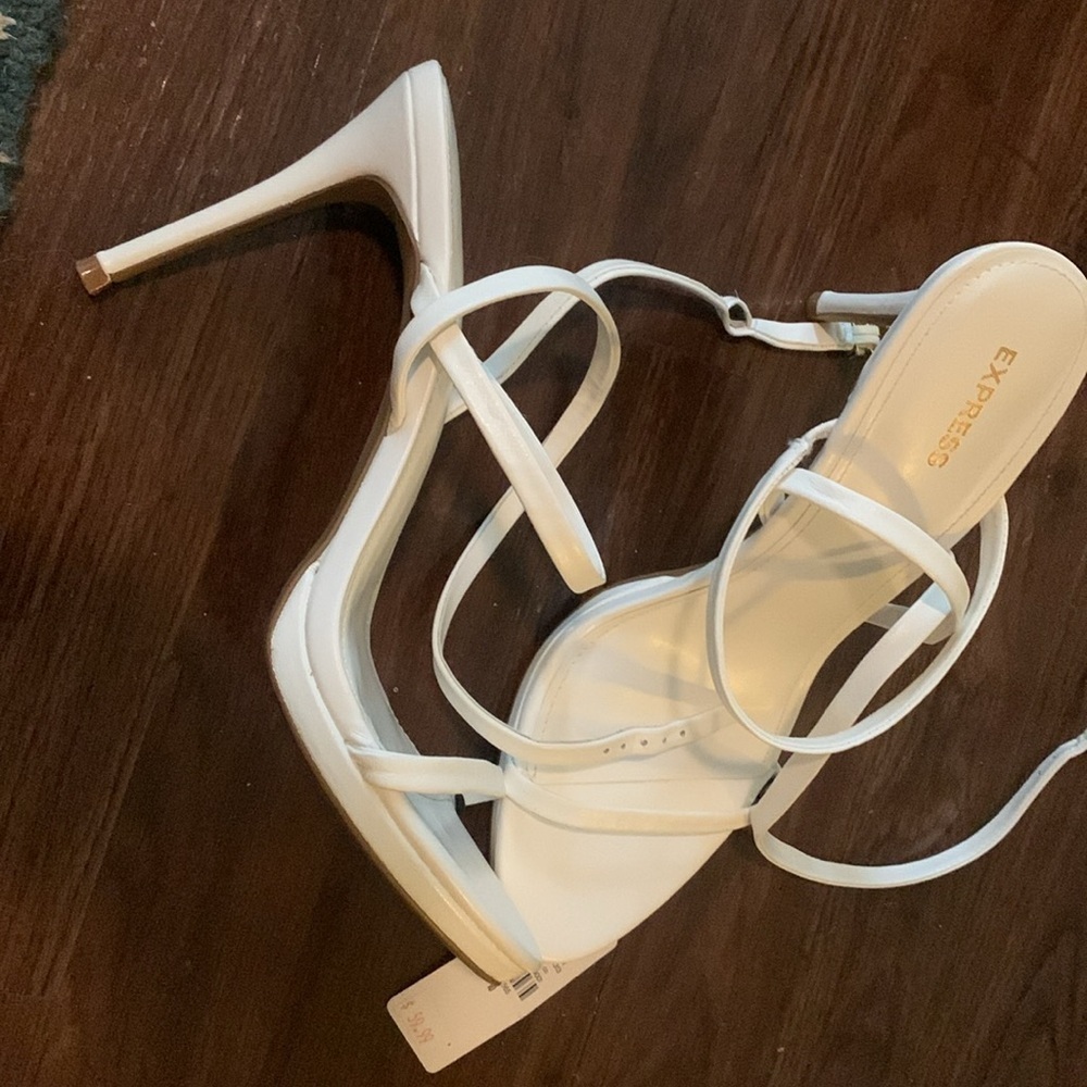 5/$25 Express white high heel loop toe sandal Size 10 NWT white - Picture 6 of 6
